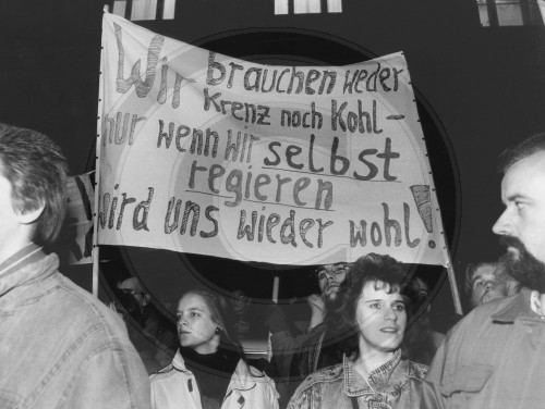 Demonstration gegen die Wiedervereinigung