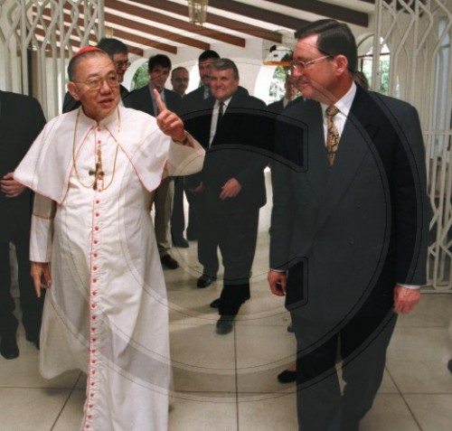 Kardinal Sin mit Carl-Dieter Spranger