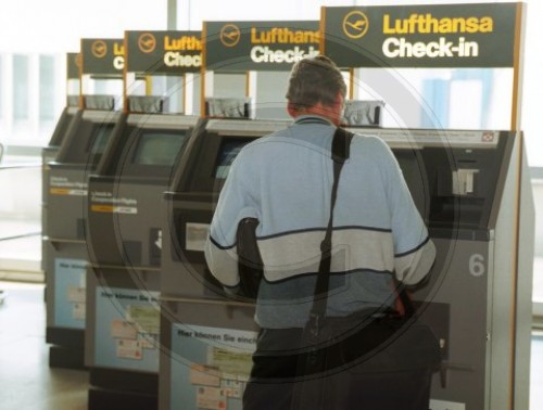 Check-in der Lufthansa Flughafen Koeln