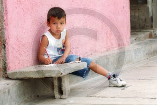 Kinder in El Salvador