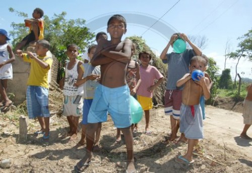 Kinder in Vila Arame