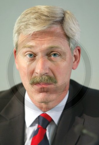 Hans-Juergen Fleckhaus , Mitglied des Vorstandes der Deutsche BP AG