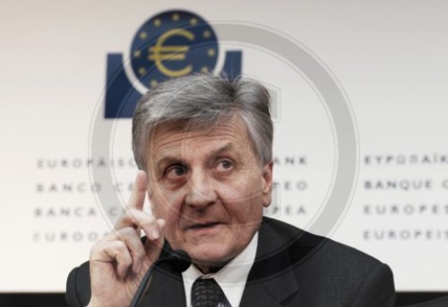 Trichet mit Zeigefinger