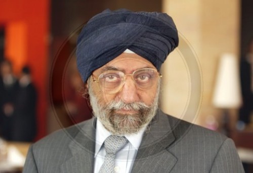 Trilochan Singh Sahney ,  Chairman der NRB Bearings