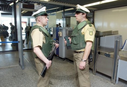 Sicherheitskontrollen am Flughafen