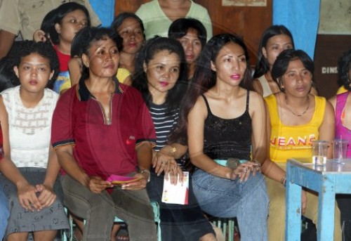 Prostituierte im Rotlichtviertel Sunan Kuning