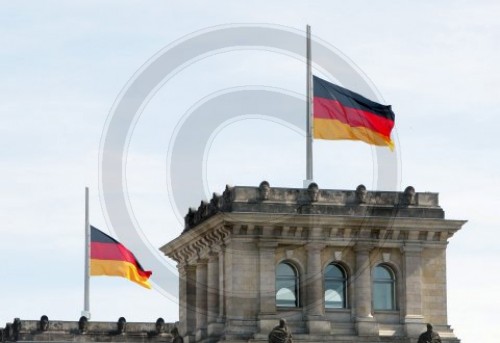 Halbmast Flaggen auf dem Reichstag