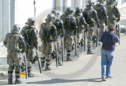 CRC - Uebung ( Crowd and Riot Control ) der Bundeswehr