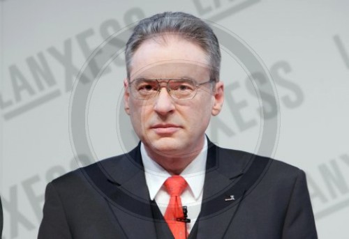 Dr. Ulrich Koemm