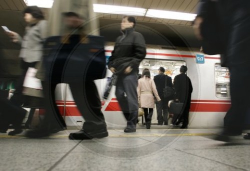 Tokio,Menschen in der Metro
