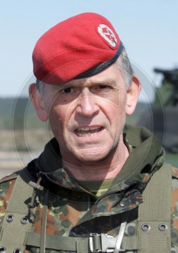 Generalleutnant Axel Buergener