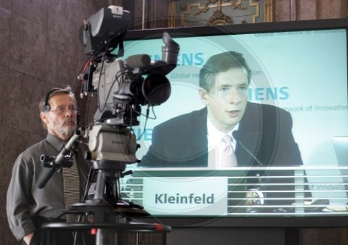 Dr. Klaus KLEINFELD , Siemens