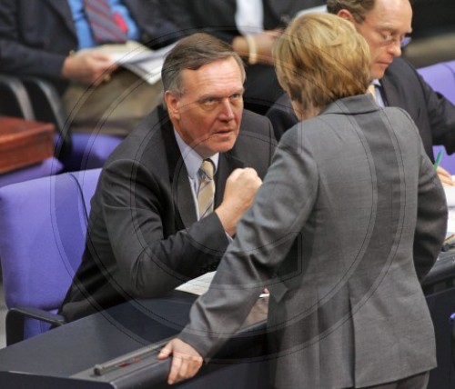 MERKEL RUEHE im Bundestag