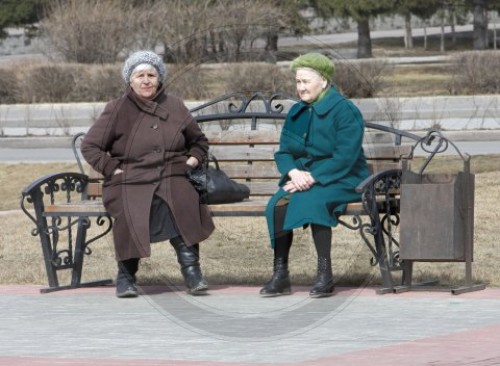 Alte Frauen in Tomsk