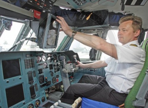 Pilot in einem Russischen Flugzeug