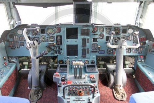 Cockpit in einem Russischen Flugzeug