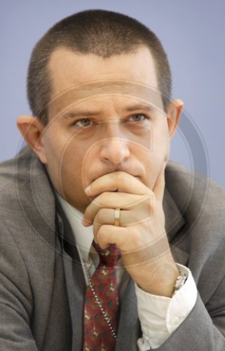 Stephan J. KRAMER
