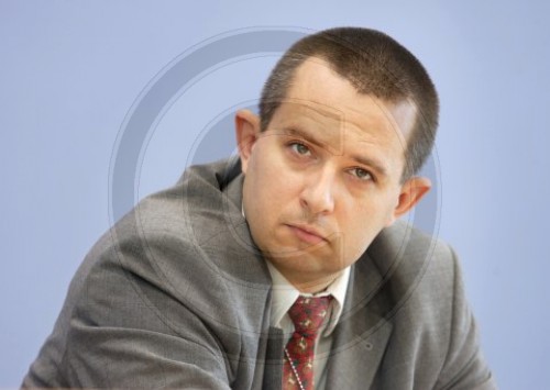 Stephan J. KRAMER
