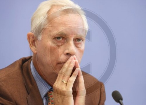 Uwe-Karsten HEYE