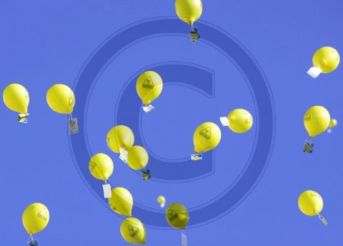 Luftballonaktion gegen Gen-Food