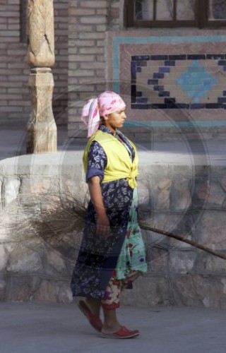 Frau in Usbekistan