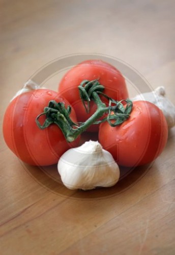 Tomaten und Knoblauch