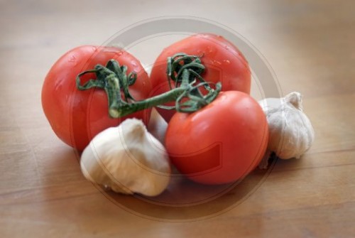 Tomaten und Knoblauch