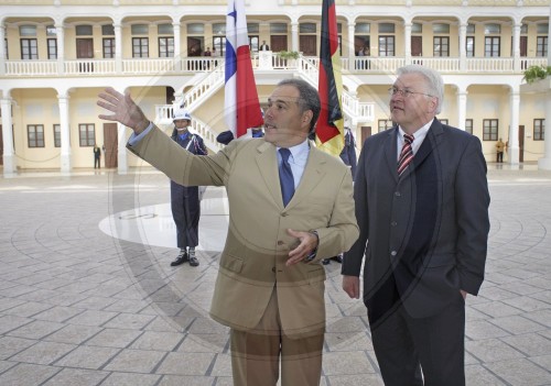 STEINMEIER - NAVARRO
