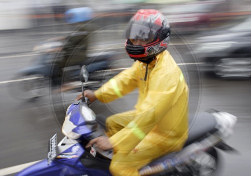 Motorradfahrer in Jakarta