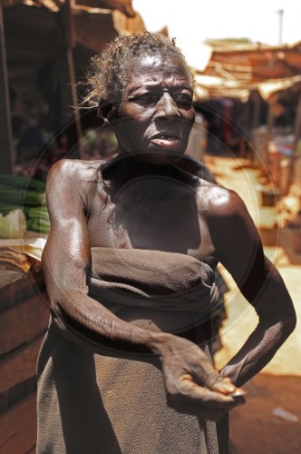 Bettlerin in Burkina Faso