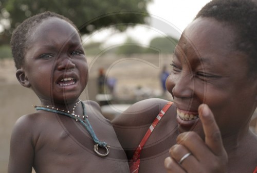 Mutter mit Kind in Burkina Faso