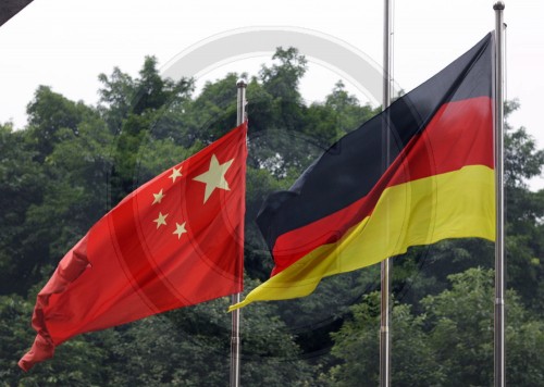 Flaggen China und Deutschland
