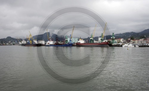 Hafen von Batumi in Georgien
