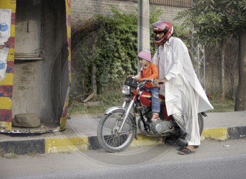 Menschen in Islamabad