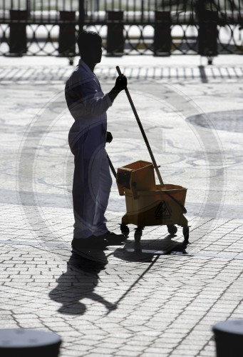 Reinigungskraft in Abu Dhabi