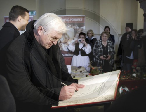 STEINMEIER besucht Sternenmarkt in Potsdam