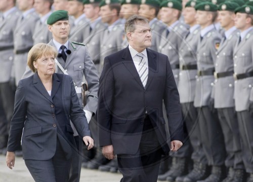 MERKEL und JUNG bei Geloebnis