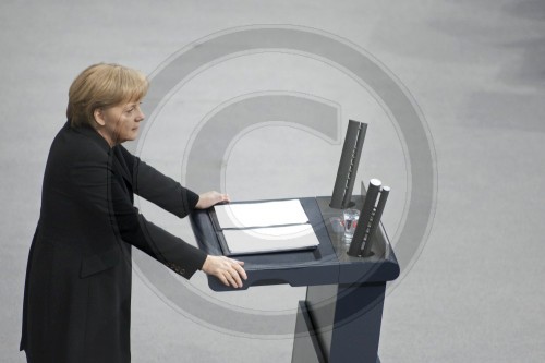 MERKEL im Bundestag