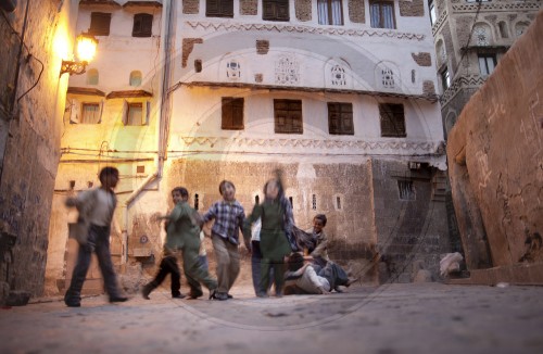 Kinder in der Altstadt von Sanaa
