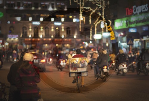 Strassenszene in Hanoi| Street scene in Hanoi