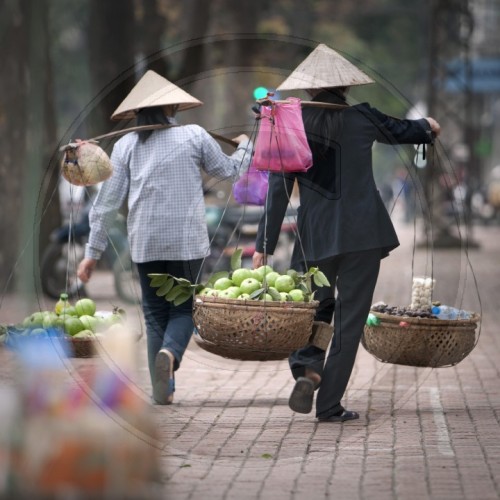 Typisches Bild in den Strassen von Hanoi| Typical picture in the streets of Hanoi