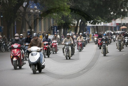 Kleinkraftraeder in Hanoi , Vietnam|Mopeds in Hanoi, Vietnam