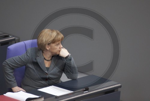 MERKEL im Bundestag