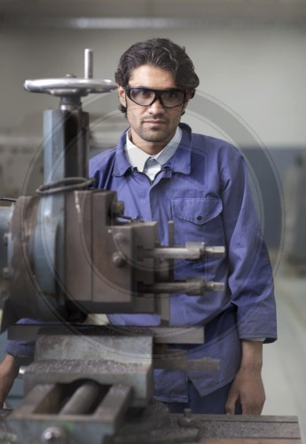 Maschinenschlosser an der der Kabul Mechanical Institute