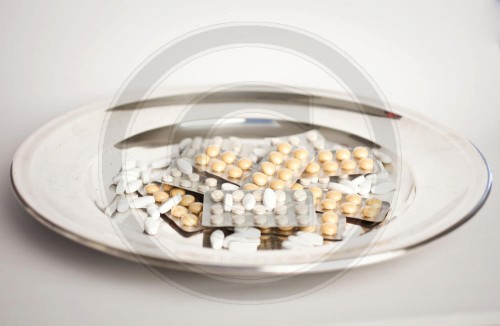 Tablett mit Tabletten | Tray of tablets