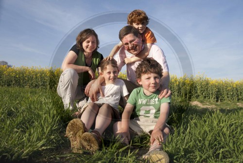 Familie im Feld | Family on a field