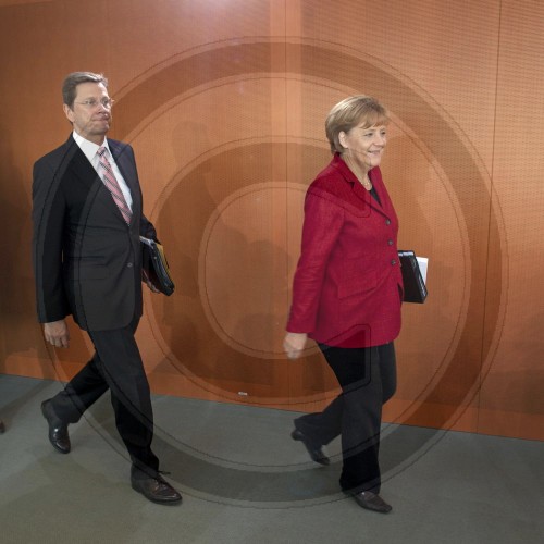 Merkel Westerwelle im Laufschritt | Merkel and Westerwelle on the run