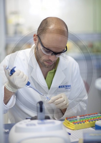Laborant im Chemielabor | Laboratory technician in a chemistry lab