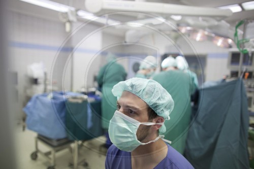 Nierentransplantation in einer Klinik in Nordrhein - Westfalen|Kidney transplantation in a clinic in North Rhine - Westphalia