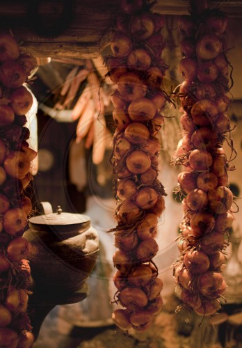 Knoblauchzoepfe auf dem Balkan | Garlic braids in the Balkans